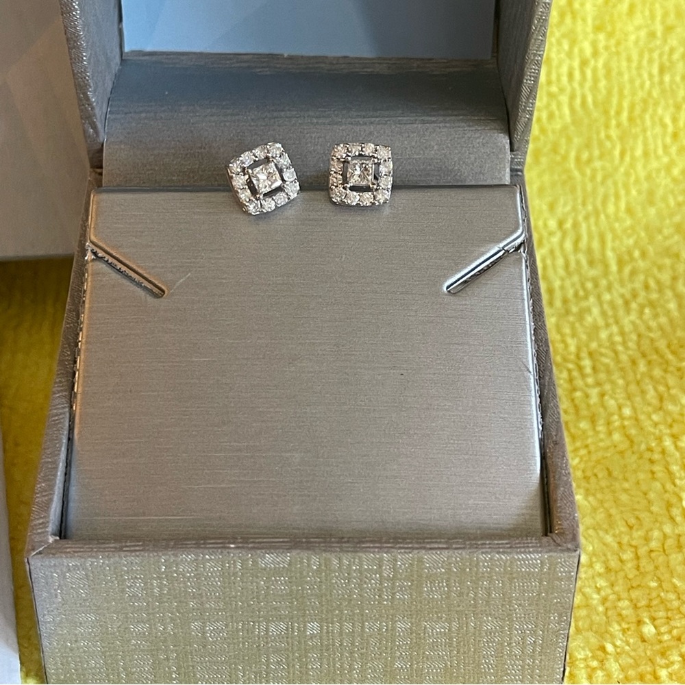 3/4 CT. T.W. Princess-Cut Diamond Frame Stud Earrings